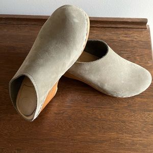 No. 6 New School Clogs